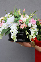 Teliga Pink, komplet dekoracji nagrobnych, kompozycja w misie +bukiet