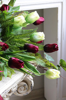 Tulipanowe Angelo Floresa, kompozycja nagrobna w lampionie