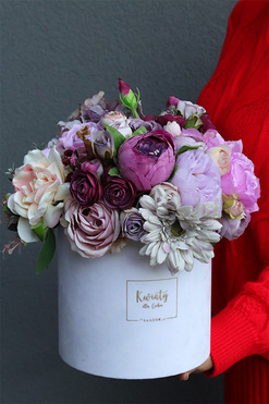 Violet Flower, flowerbox welurowy z piwoniami, wys.34cm