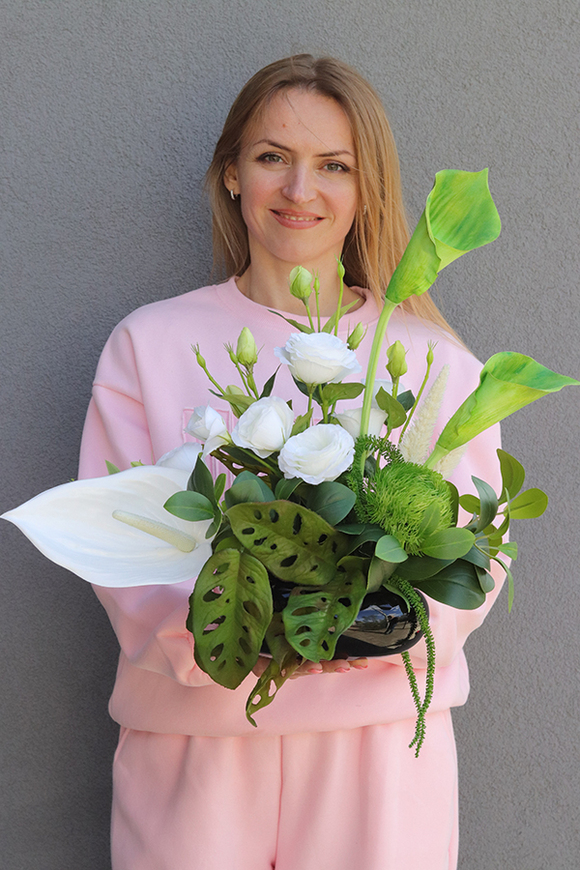 Anturium Pianola, kompozycja kwiatowa w misie