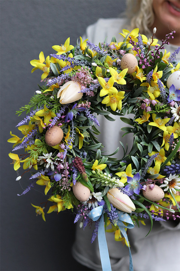 Wielkanocny Pomysł, wiosenny wianek na drzwi