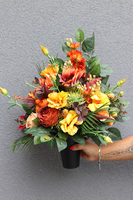 Pomarańczowa Energia, bukiet nagrobny we wkładzie, dł.60cm