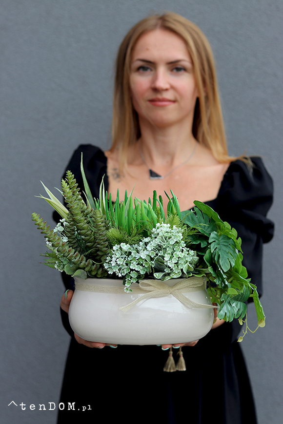 Arriba, kompozycja sukulenty w owalnej donicy