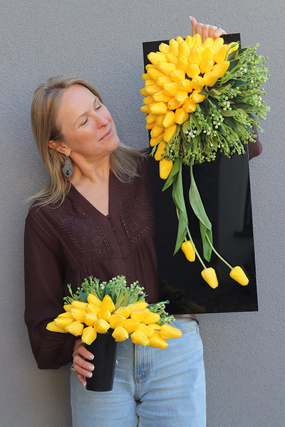 Tulippo New Design Yellow, bukiet nagrobny we wkładzie