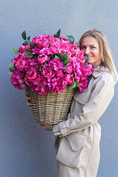 Amarant Provance, bogaty kosz z peonią i hortensją