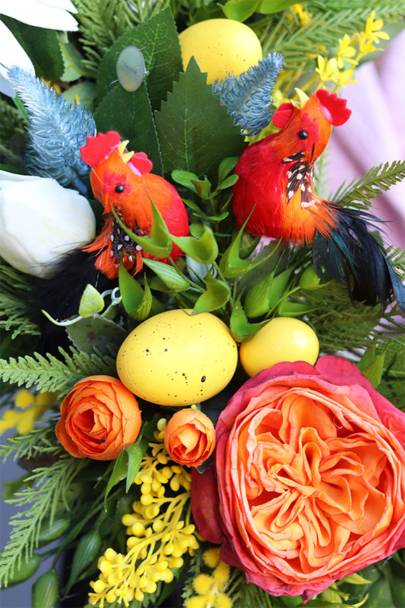 Orengeta Spring, wiosenny wianek z kogutami