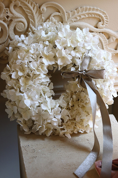 Mroźne Hortensje, zimowy wianek z błyszczących kwiatów