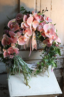 Pudrowa Orchidea, efektowny wianek na drzwi, śr.48cm