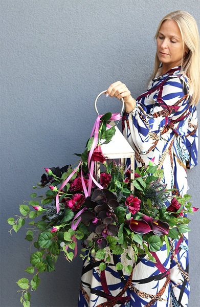 Angelo Garden Purple 2, kompozycja kwiatowa ze srebrnym lampionem