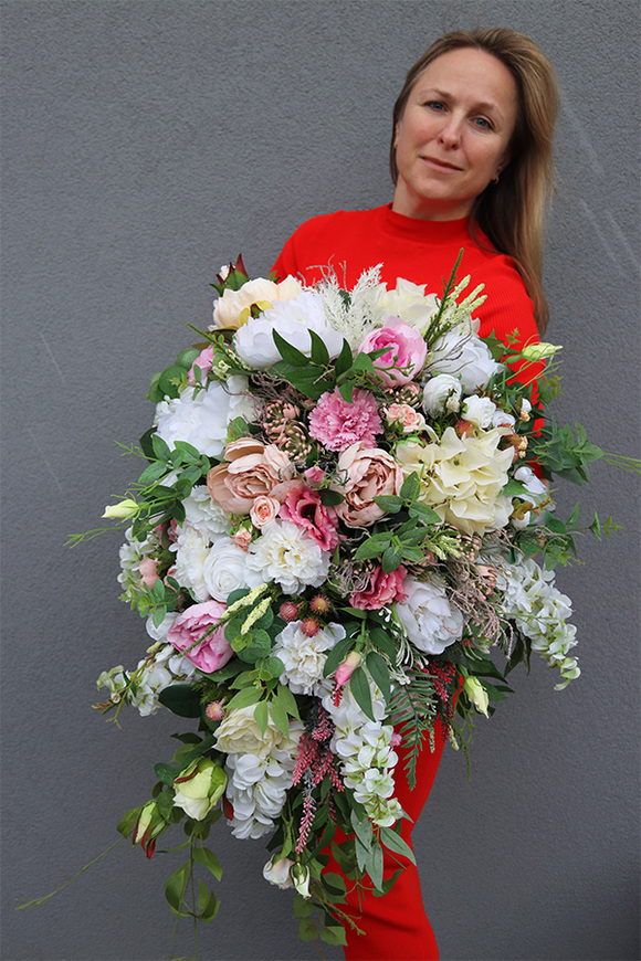 Teliga Pink, komplet dekoracji nagrobnych, kompozycja w misie +bukiet