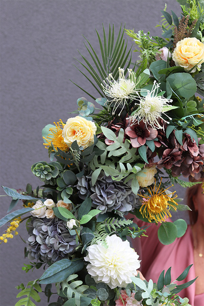 Besina, dekoracyjna girlanda kwiatowa