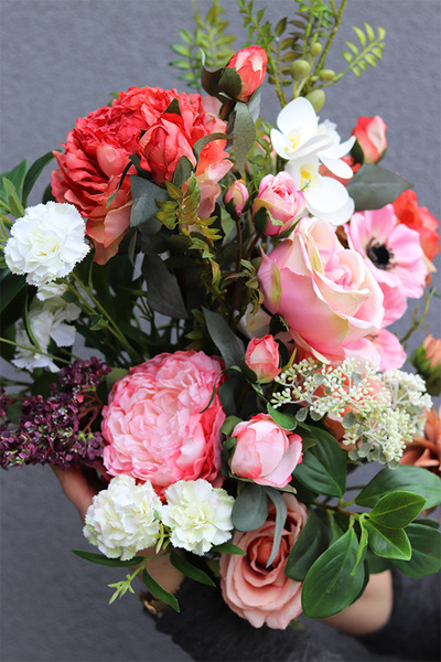 Morelita, biały bukiet kwiatów