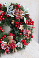 Piernikowe Ludki, świąteczny wianek na drzwi