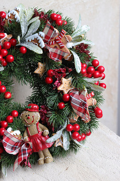 OD RĘKI Piernikowe Ludki, świąteczny wianek na drzwi, śr.33cm