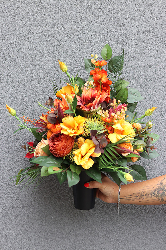 Pomarańczowa Energia, bukiet nagrobny we wkładzie, dł.60cm