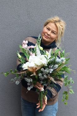 OD RĘKI White Xmas, świąteczny bukiet kwiatów do wazonu, wys.55cm