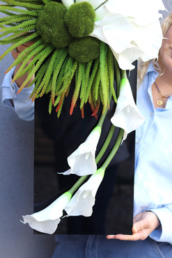 New Design White 2, dekoracja nagrobna na czarnej podstawie, wym.70x25cm