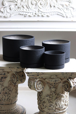 Black Volcan, czarna doniczka na kwiaty z podstawką, walec, kpl.4szt