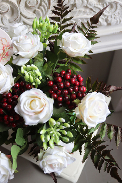 Dulcynea, bukiet z różami w wazonie