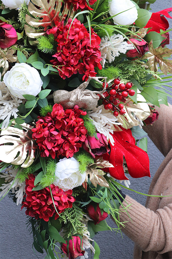 Dorotea, wiązanka nagrobna z hortensją i monsterą