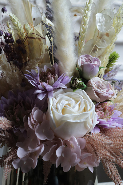 Refina, różowa kompozycja kwiatowa