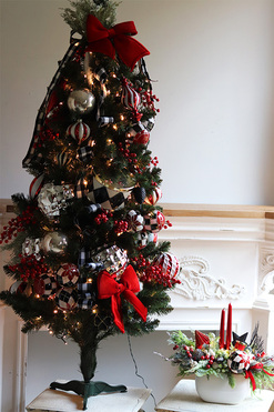 Alice in Wonderland ChristmasTree, świąteczna choinka, wys.130cm 