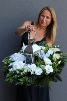 Biała Hydrangea, wieniec nagrobny z latarenką, śr.63cm