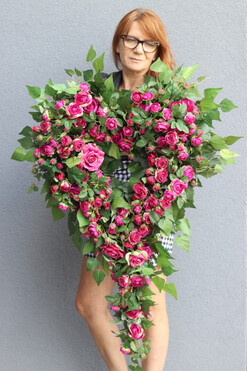 Serce Różanna, wieniec nagrobny w kształcie serca, dł.100cm