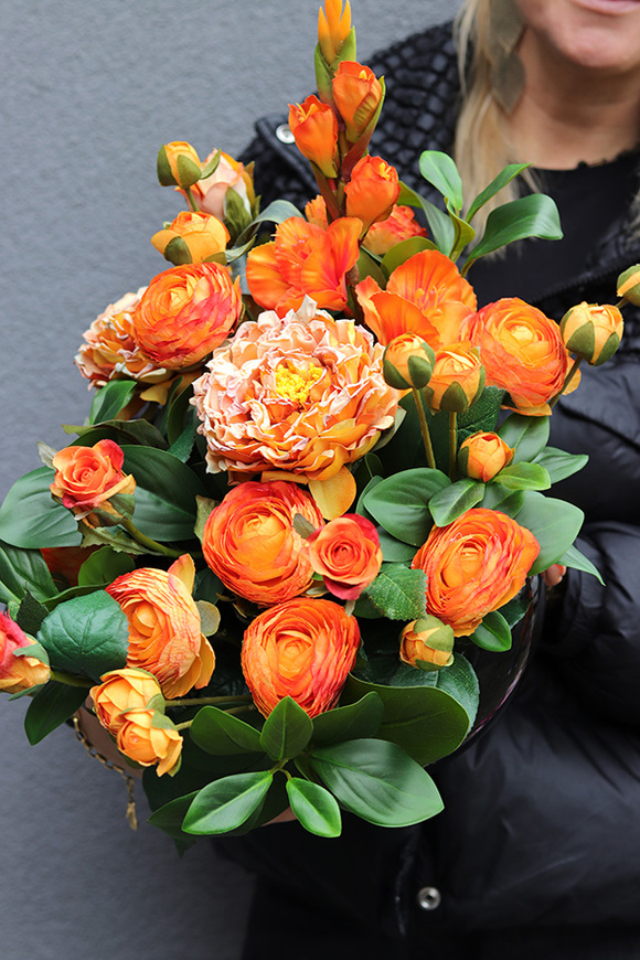 Fireland, pomarańczowa kompozycja nagrobna w naczyniu