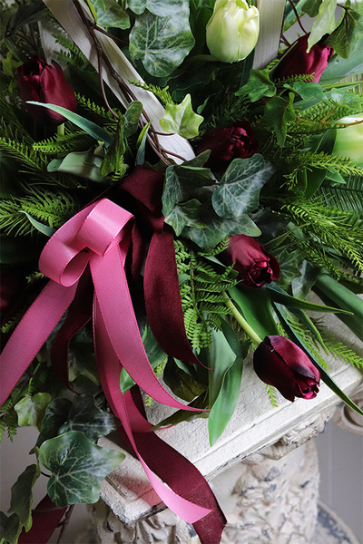 Tulipanowe Angelo Floresa, kompozycja nagrobna w lampionie