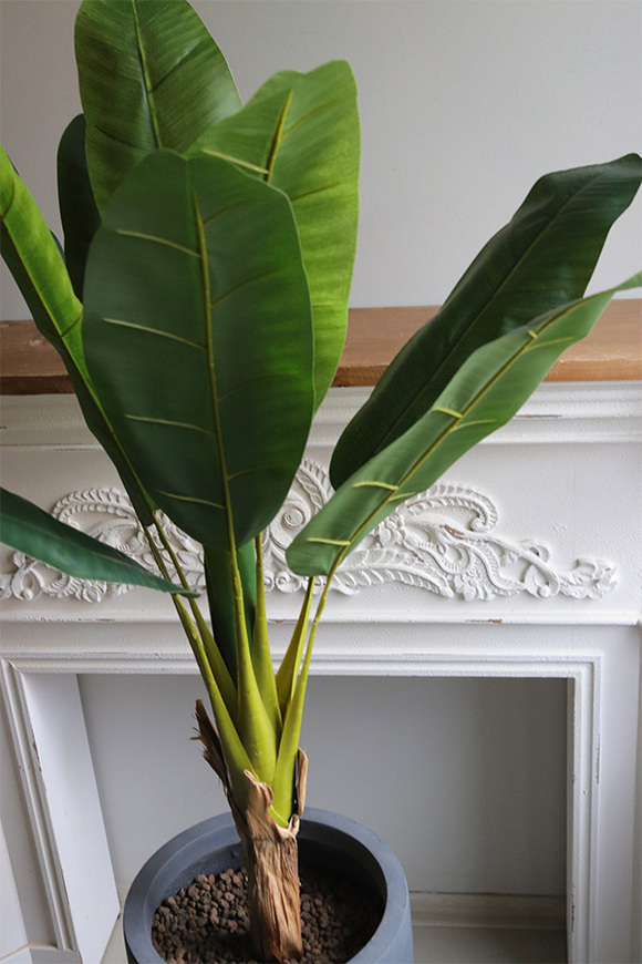 Bananowiec Concrete, sztuczna roślina w donicy