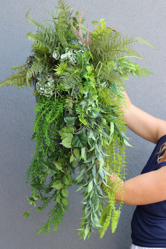 Walter Jungle, kompozycja z sukulentami w donicy fiberglass