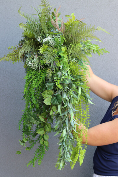 Walter Jungle, kompozycja z sukulentami w donicy fiberglass