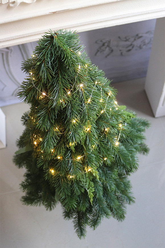 Norweski Design 2 LED, choinka na stojaku jak żywa