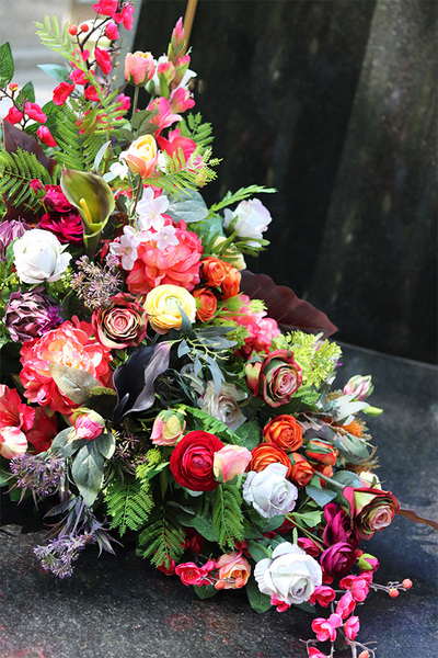 Irralia Volcan, kompozycja nagrobna na ciężkiej tacy