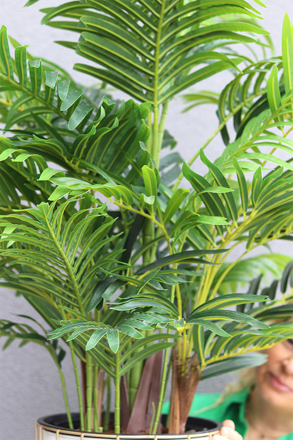 Areca Design, sztuczna palma w metalowej donicy