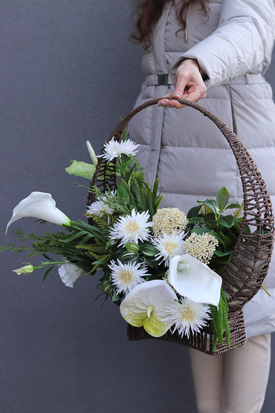 Aurelia Anturea, kompozycja nagrobna w koszu