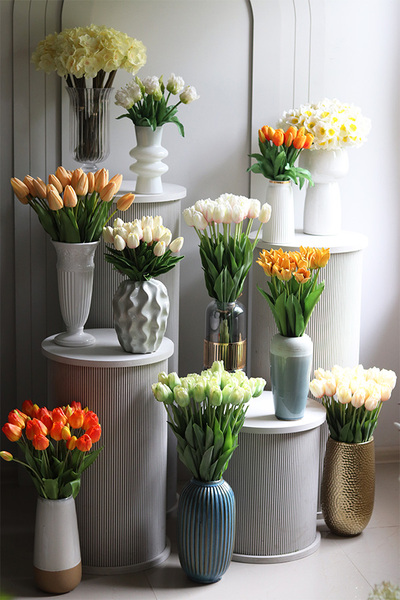 Goldito Tulips, bukiet kwiatów w wazonie