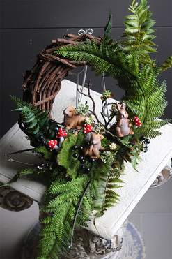 Zajączki w Lesie, ozdobny wianek na drzwi, rozp.61cm