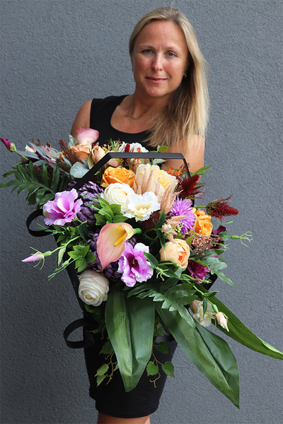 Wspomnienie Colors, dekoracja nagrobna w metalowym koszu