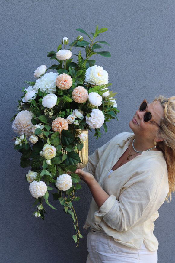 Ministeria 4, elegancka kompozycja kwiatowa w misie