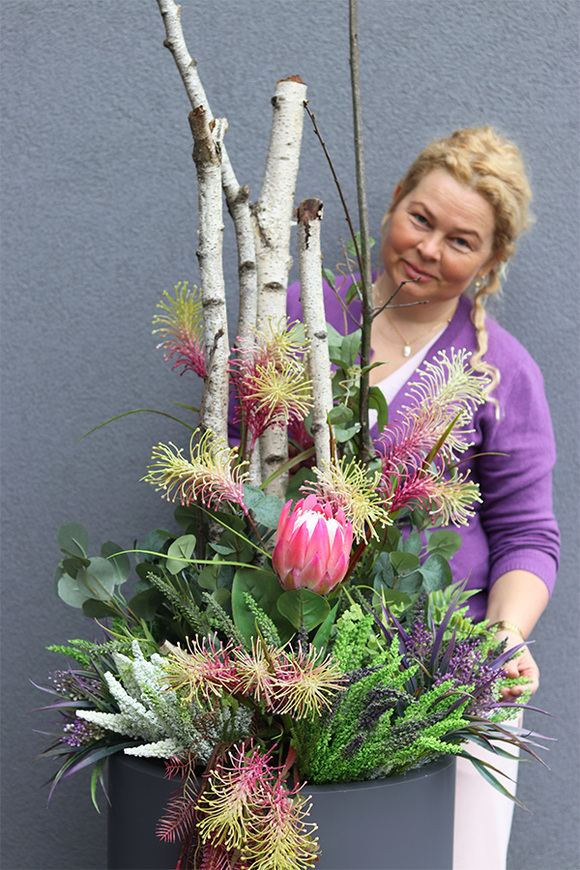 Fiberglass Moko Grey 2, ekskluzywna kompozycja w szarej donicy