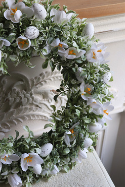 Krokusy Biel, wielkanocny wianek, śr.40cm