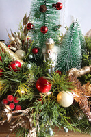 Złota Melodia, świąteczny stroik LED w naczyniu