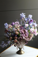 Violet Ambiente, kompozycja kwiatowa w naczyniu