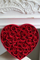 czerwony flowerbox z różami na walentynki, Serce Premium