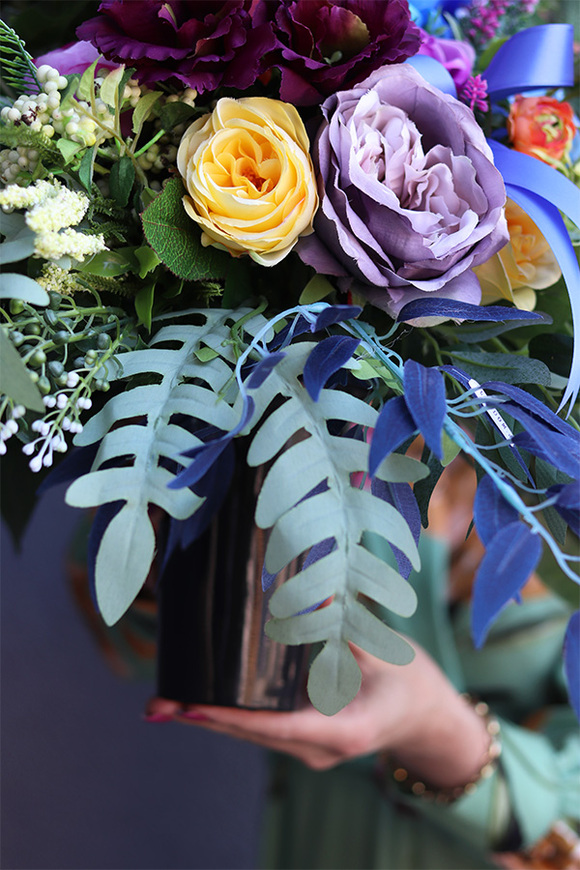 Hussa 2, bukiet nagrobny we wkładzie, wys.70cm