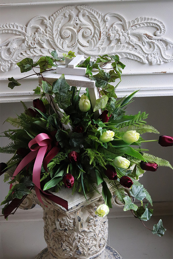 Tulipanowe Angelo Floresa, kompozycja nagrobna w lampionie