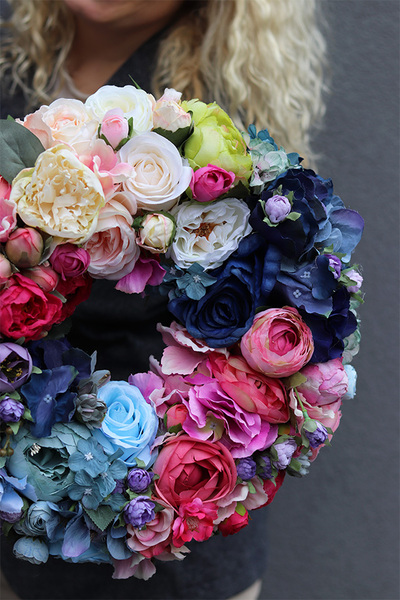 Caryca Dremisa Mini, bardzo efektowny wianek