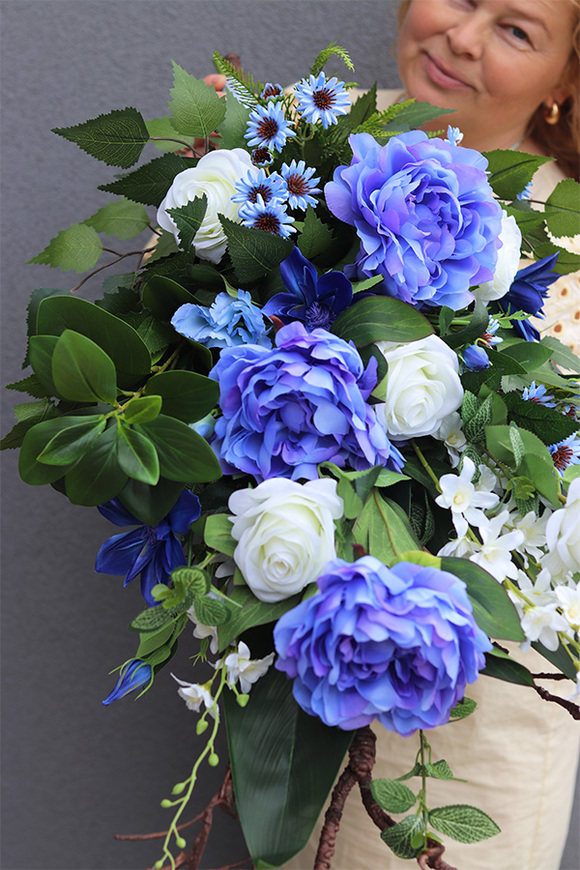 Blue Greddier, bukiet nagrobny do położenia